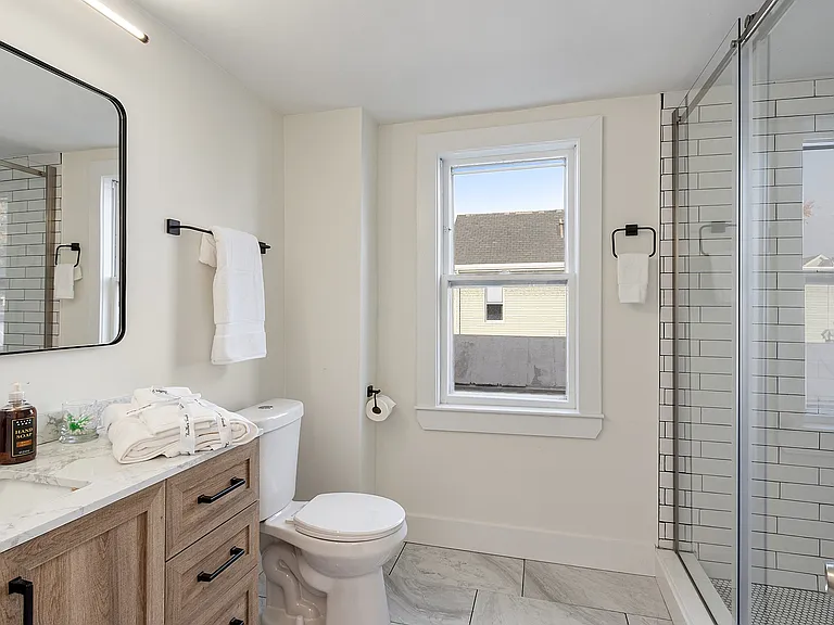 54 Bonair St #1B — Photo 5