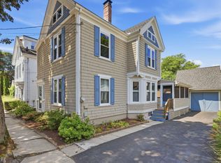 16 Collins St, Newburyport, MA 01950