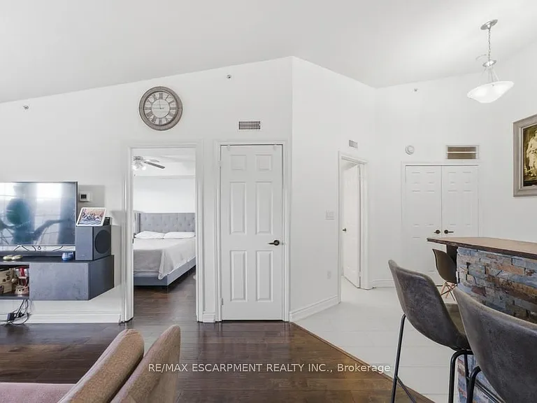 4013 Kilmer Dr #410 — Photo 8