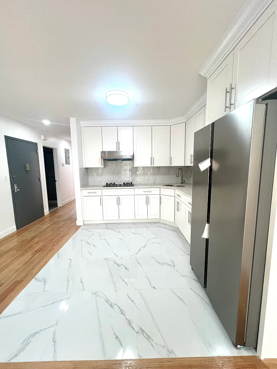 Building Photo - 36-31 171st St #3