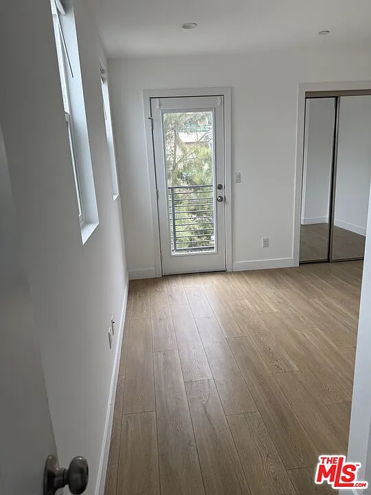 4 bed, 3.5 bath, 1696 sqft, $4,195 — Photo 3