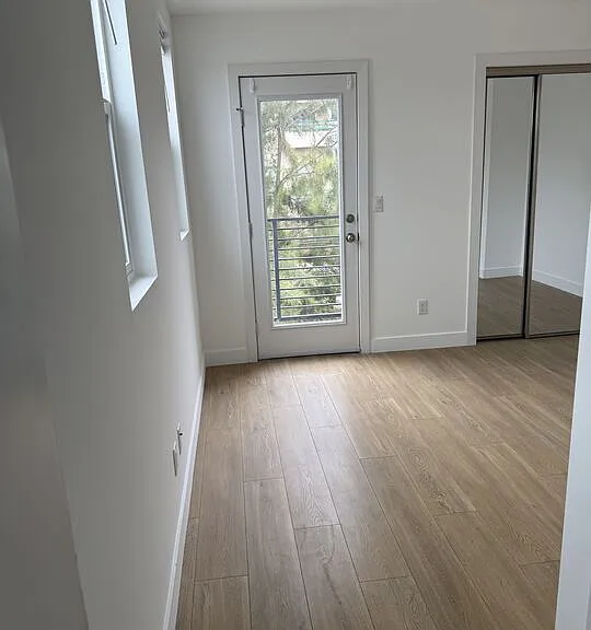 227 N Park View St #1/2 — Photo 3