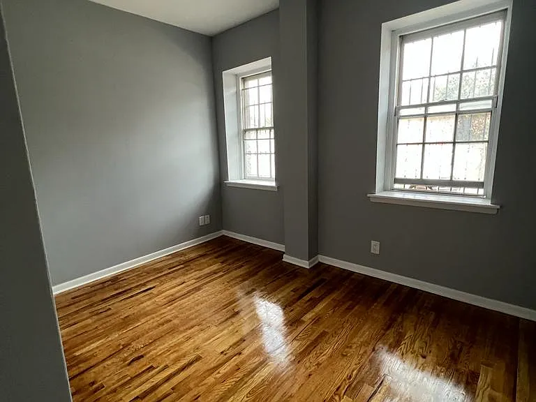 227 Christopher Columbus Dr #117B — Photo 2