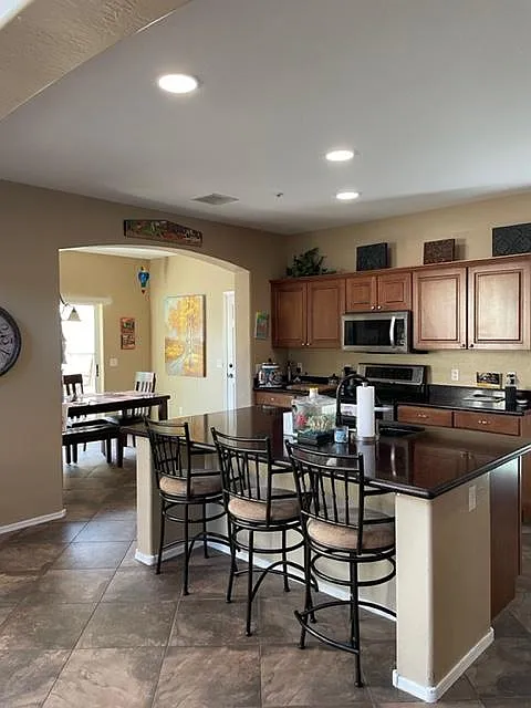 Building Photo - 449 Phelps Dr