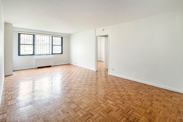 1st image of 401 E 89th St APT 1J