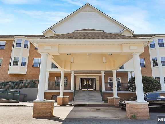 2nd image of 401 Dercole Ct APT 211