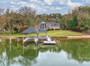 2045 Driftwood Cir, Fort Mill, SC 29708