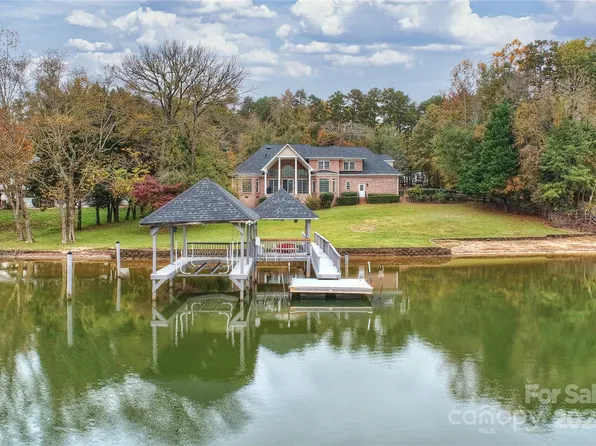 2045 Driftwood Cir, Fort Mill, SC 29708