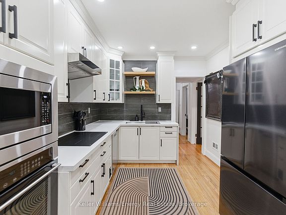 4th image of 59 Bagot St