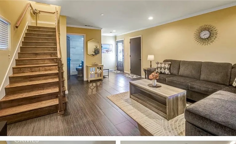 523 Fischer St — Photo 6