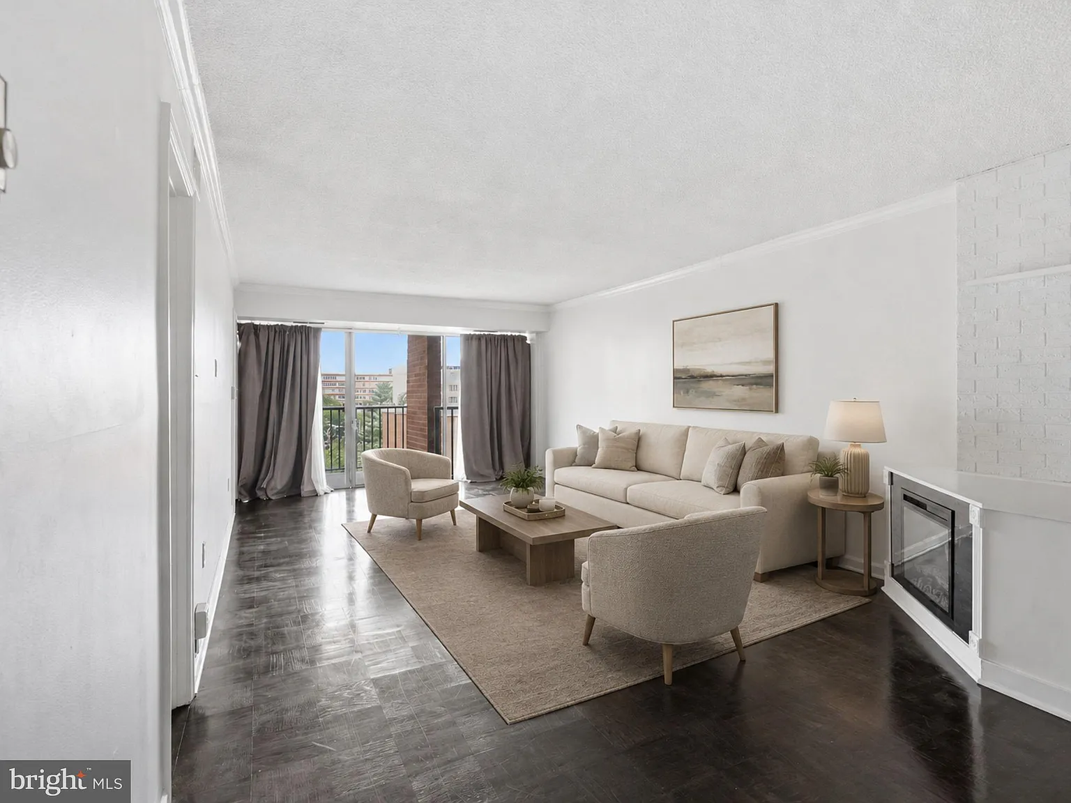 2 bed, 1.0 bath, 975 sqft, $2,650 — Photo 2