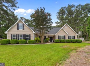 895 Scenic Lake Dr, Lawrenceville, GA 30045