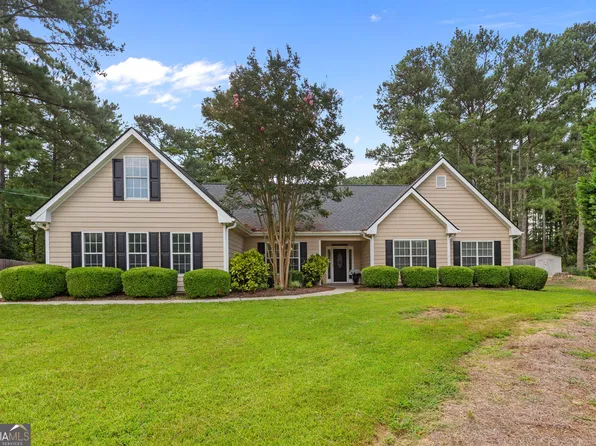 895 Scenic Lake Dr, Lawrenceville, GA 30045