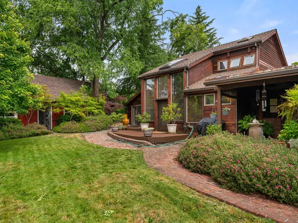 2502 Dellwood Ave, Medford, OR 97504