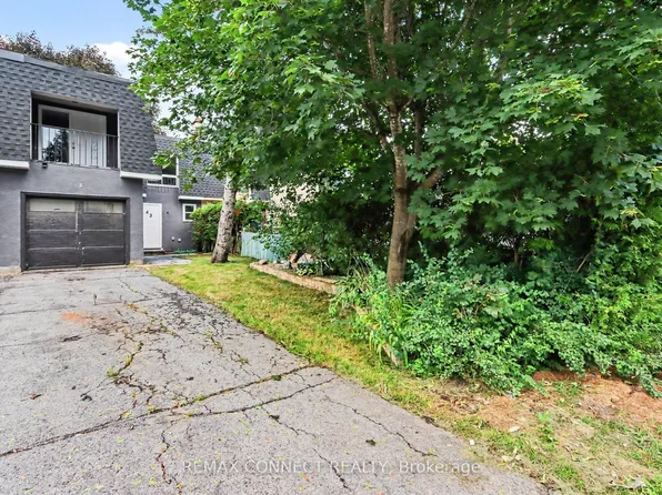 43 Tybalt Cres, Ottawa, ON K2H 8J6