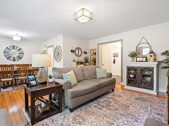3rd image of 5362 Wilton Ave