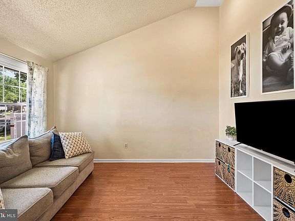 5th image of 36 Timber Dr