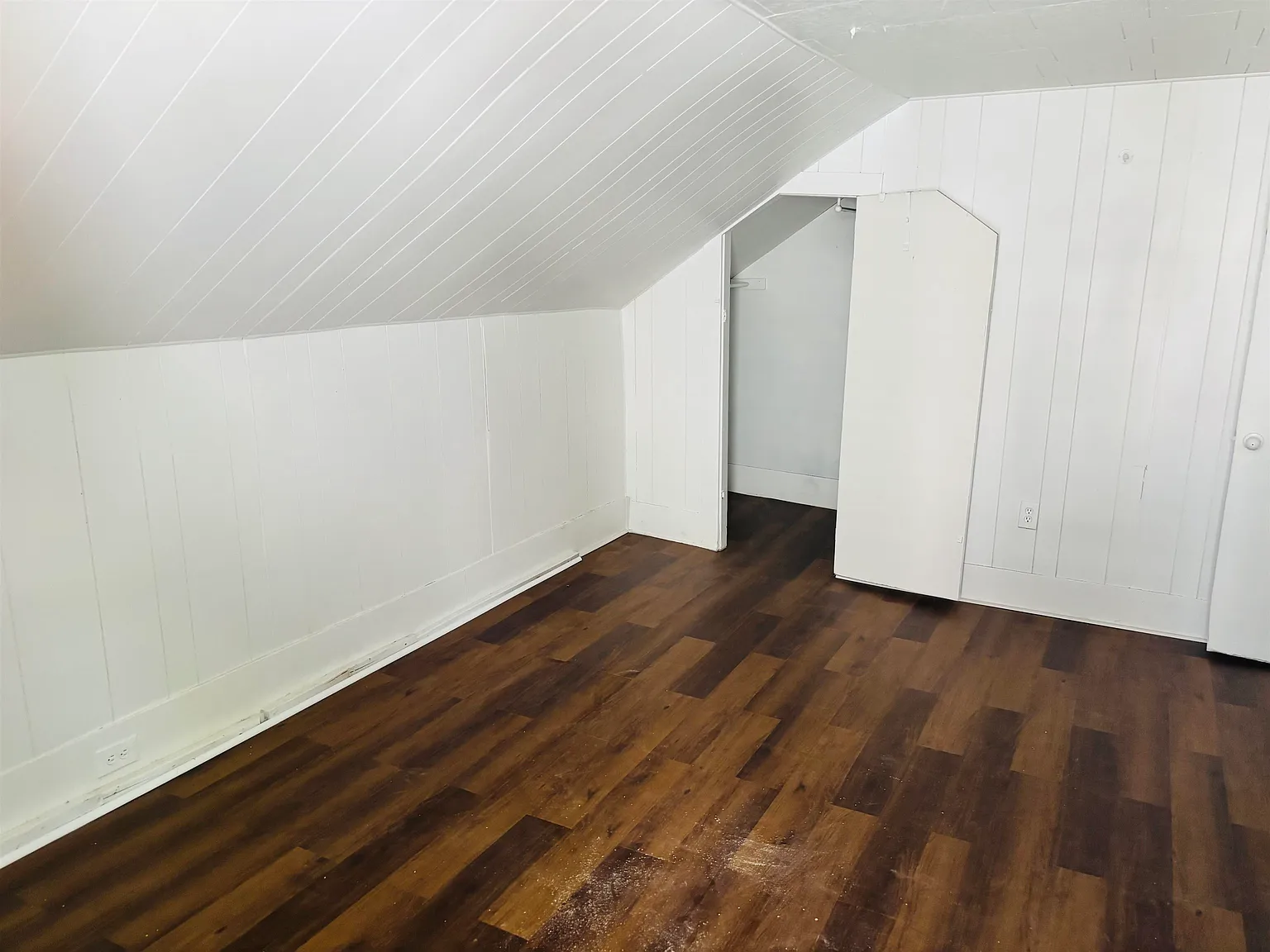 3 bed, 1.0 bath, 799 sqft, $2,400 — Photo 2