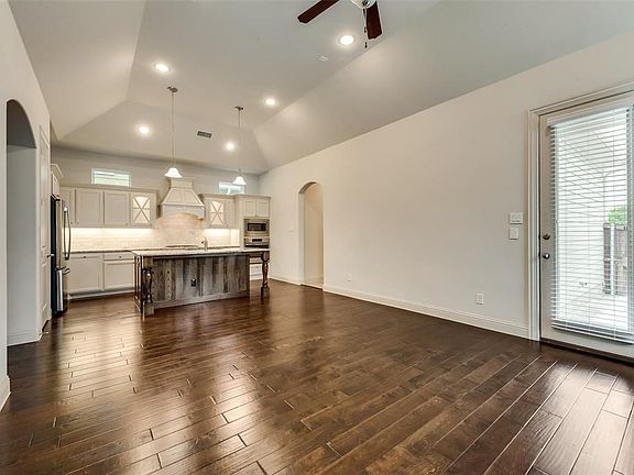 5th image of 6112 Pleasant Dream St