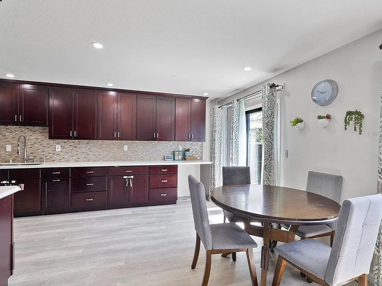 2232 Saint Claire Ct — Photo 8