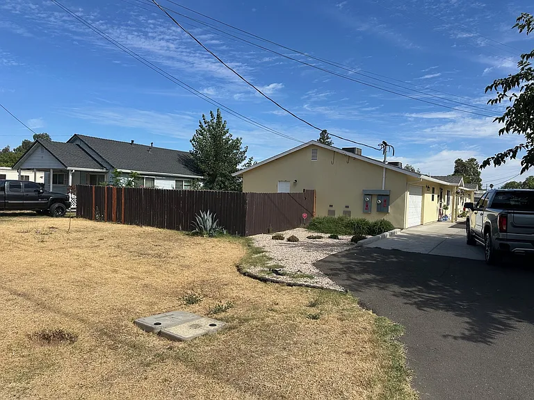 1603 3rth Ave — Photo 2