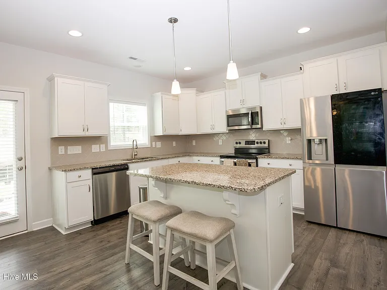 88 Kensington Dr — Photo 12