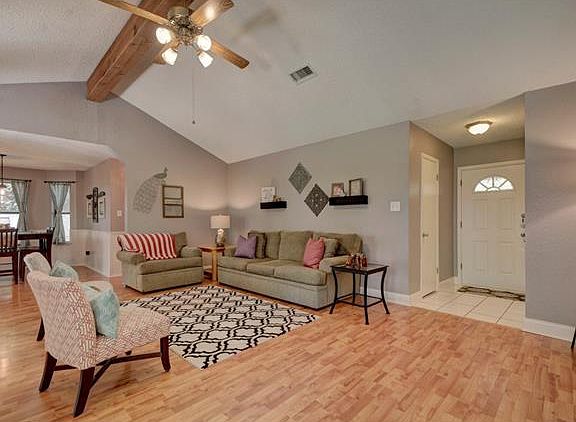 3rd image of 211 Hillrock Cv