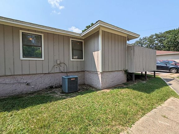 3rd image of 5207 Charbar Dr APT C