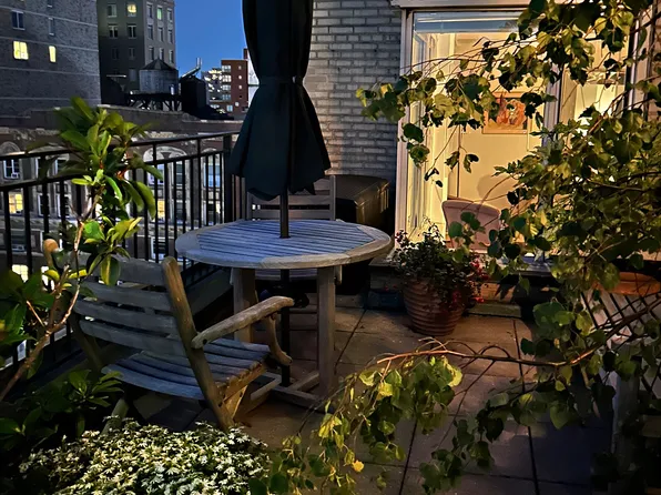411 West End Avenue 18D image 22 of 22