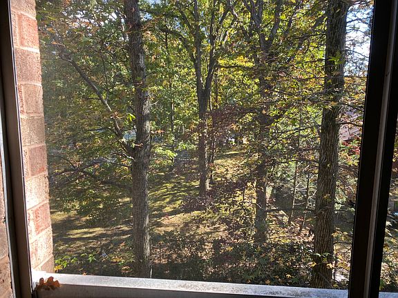 4th image of 171 Wellington Ct APT 3J
