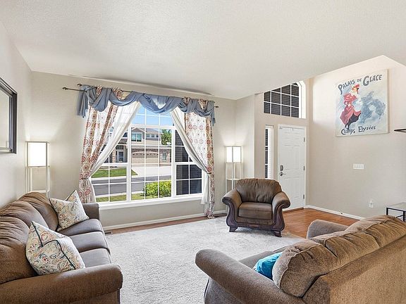 3rd image of 1254 E 100th Ln