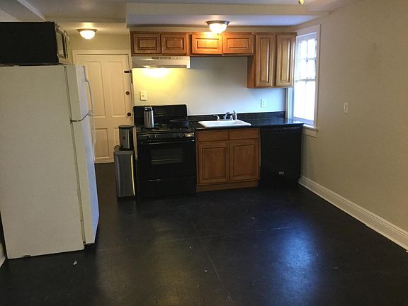 4th image of 4801 Laurel St #A