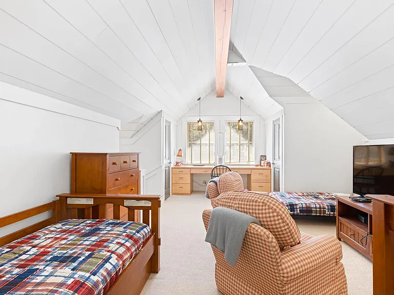 8450 Lahontan Dr — Photo 25