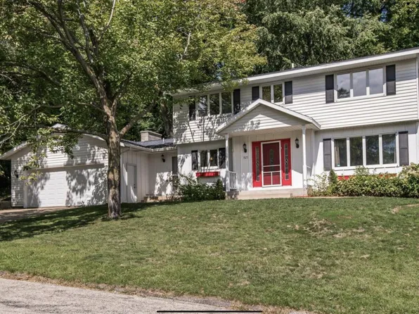 925 Sierra Ln NE, Rochester, MN 55906