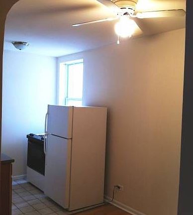 Eat-In Kitchen w/Fan