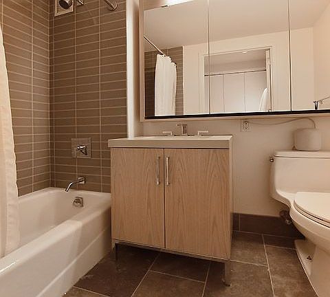 5th image of 500 W 30th St APT 31M