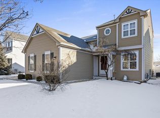 2200 Serenity Ln, Woodstock, IL 60098