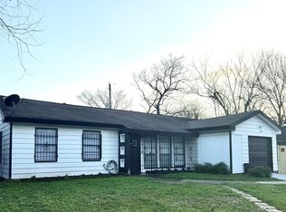 5634 Belneath St, Houston, TX 77033