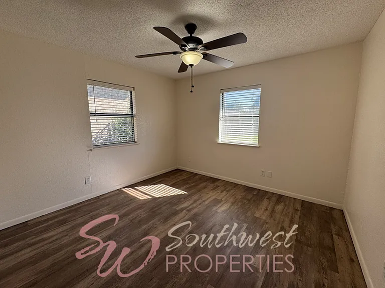 208 Prairie Wind Blvd — Photo 14