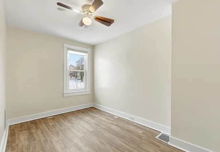 2540 Frederick Ave — Photo 15