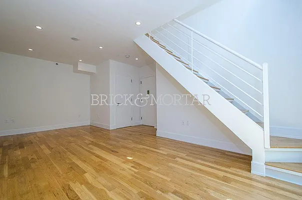 Rented by Brick&Mortar | media 28