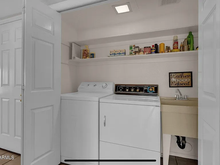 2511 E Shaw Butte Dr — Photo 13