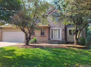 2179 Reagan Dr, Rochester Hills, MI 48309