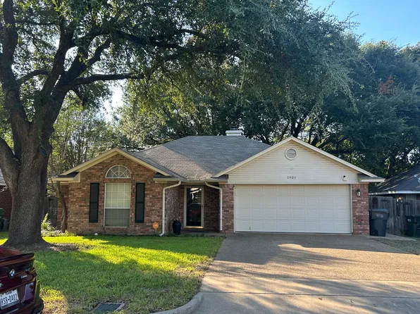 1931 Real Dr, Woodway, TX 76712
