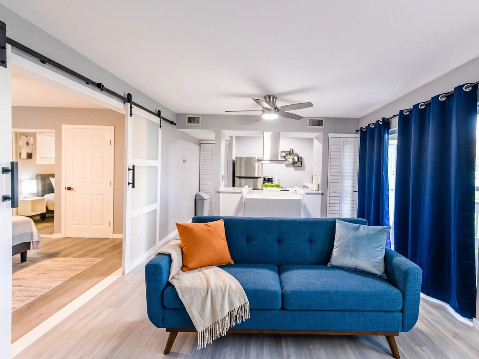 1 bed, 830 sqft, $1,900 — Photo 2