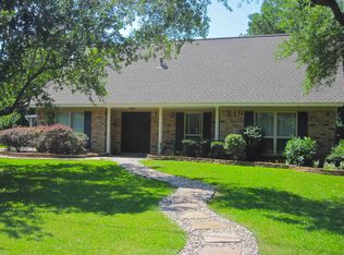 608 Fairdale St, Friendswood, TX 77546