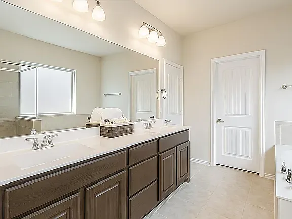 15841 Oak Pointe Dr — Photo 3