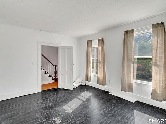 4th image of 20 Ridge Street