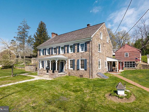 3rd image of 1551 Old Ridge Rd