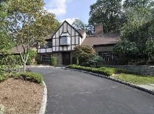 12 Brentwood Dr, North Caldwell, NJ 07006